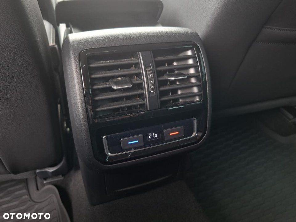 Volkswagen Passat - 16