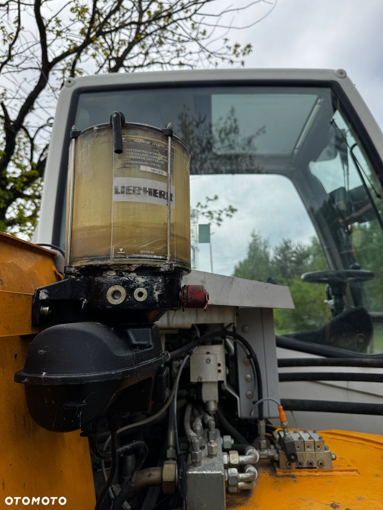 Liebherr A311 - 9