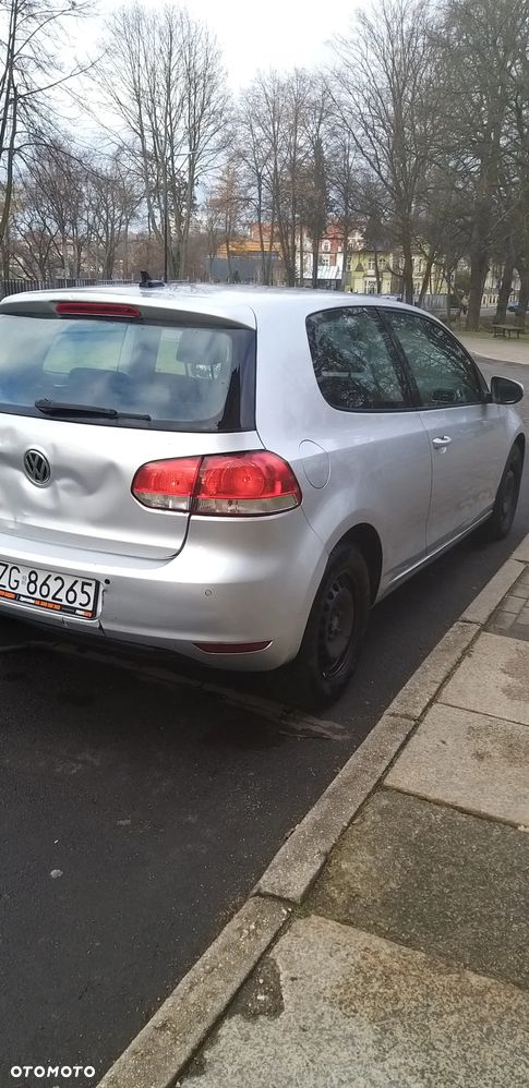 Volkswagen Golf 1.6 TDI DPF Highline - 3