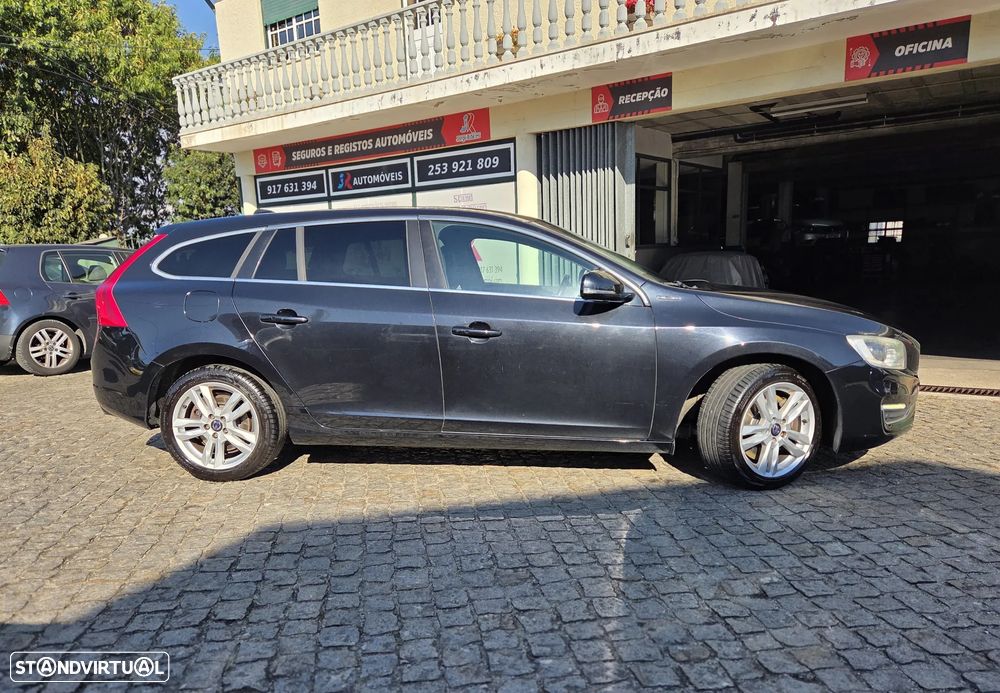 Volvo V60 D6 Plug-In-Hybrid AWD Geartronic Pure Limited - 5