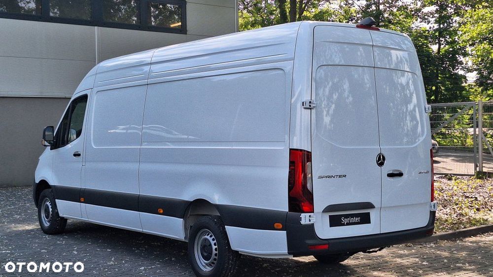 Mercedes-Benz Sprinter - 4