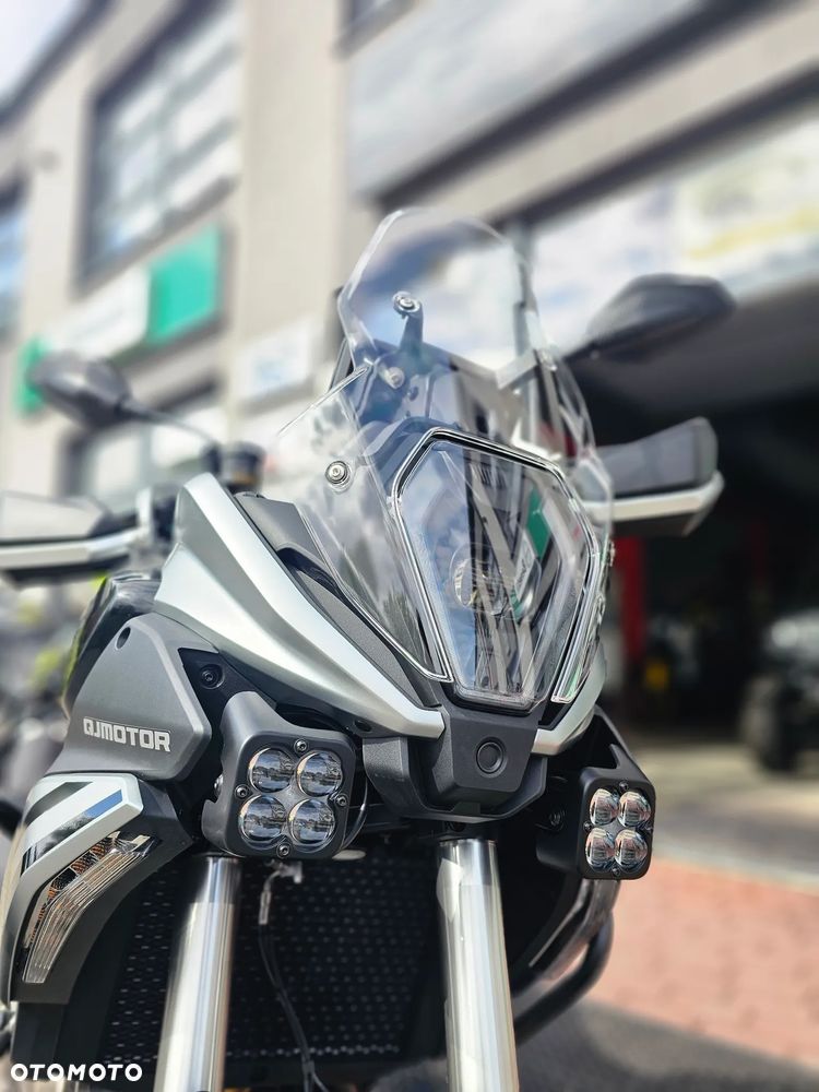 QJMOTOR SRT 600SX - 8