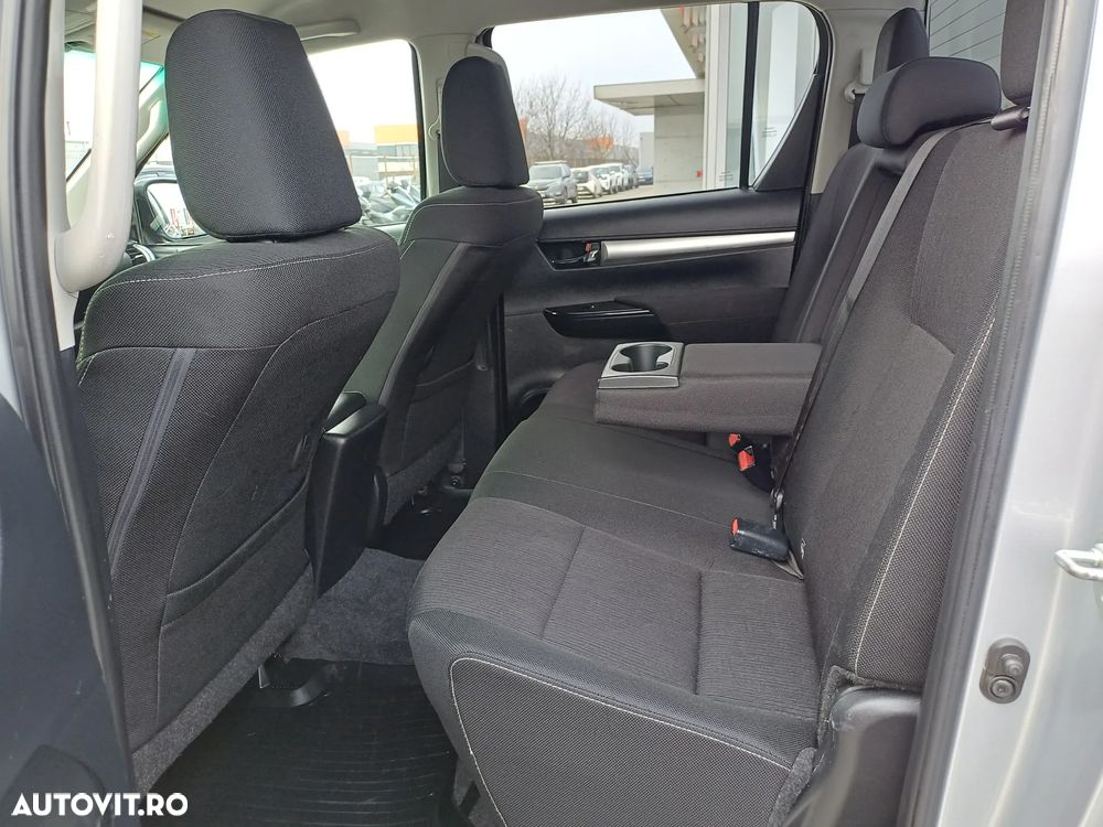 Toyota Hilux 4x4 Double Cab A/T Invincible - 11