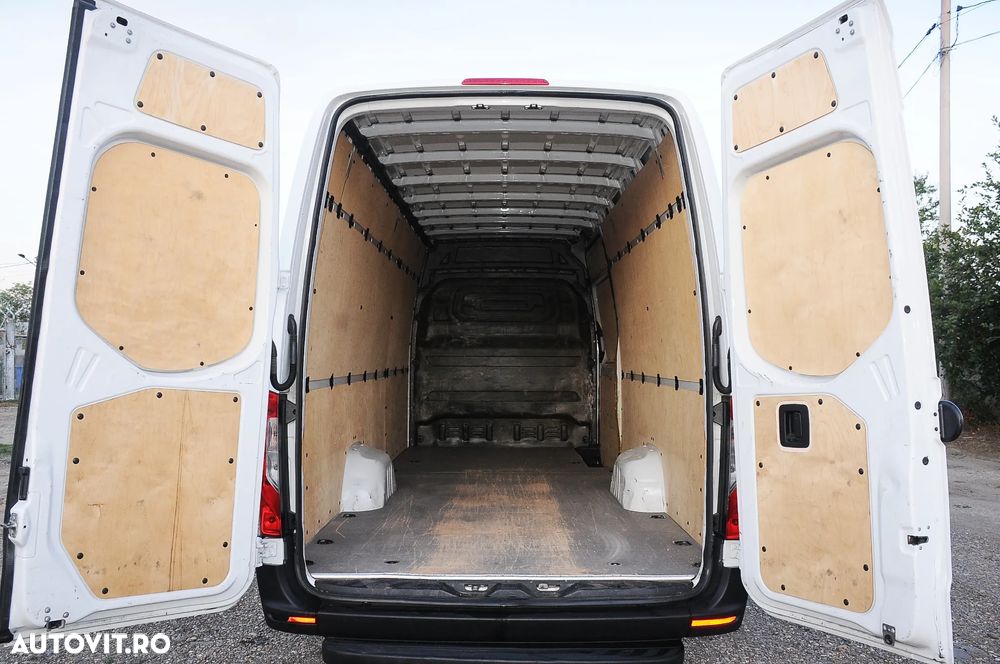Mercedes-Benz Sprinter - 5