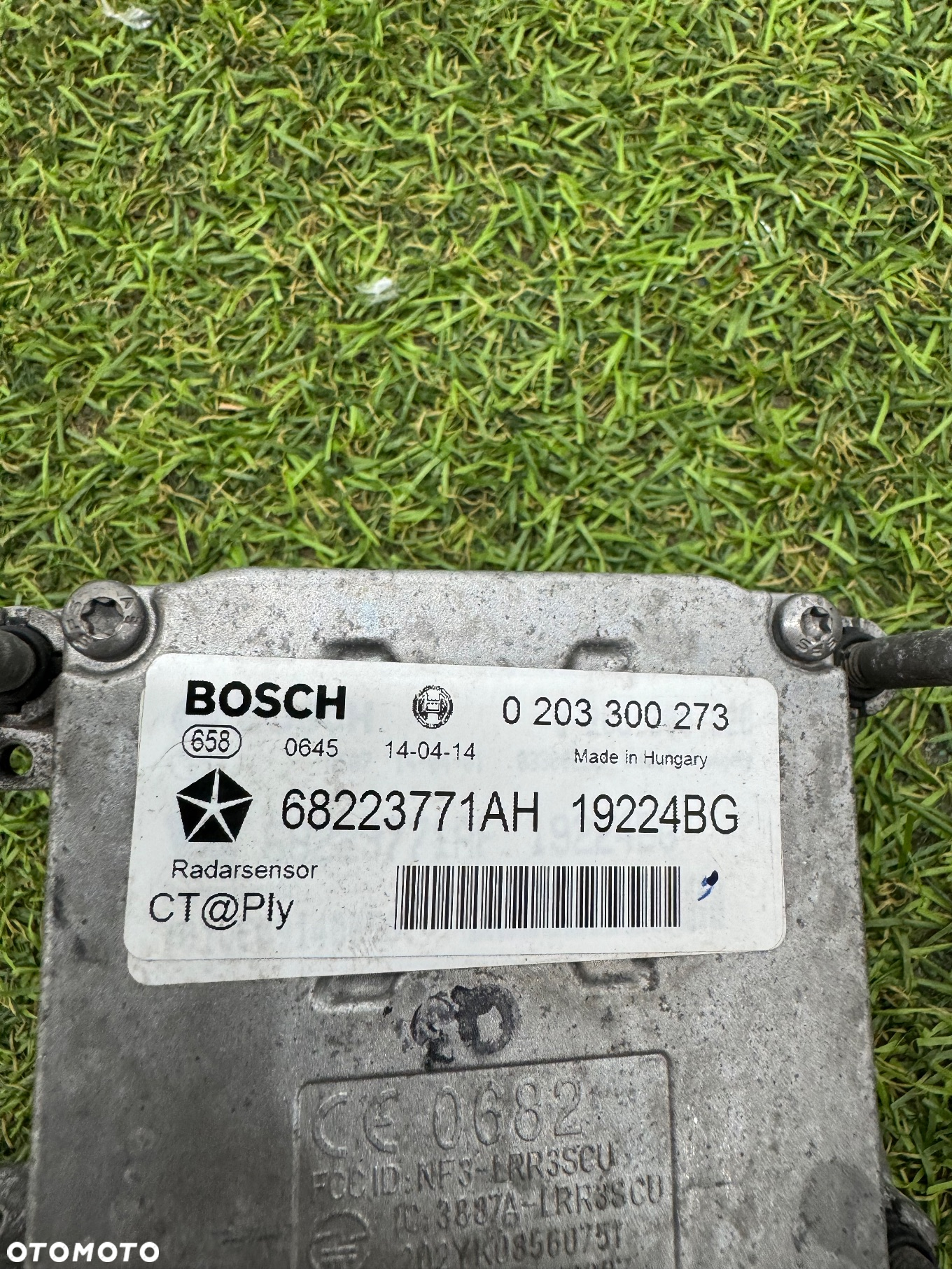 Radar Sensor ACC Jeep Grand Cherokee WK2 68223771AH - 3