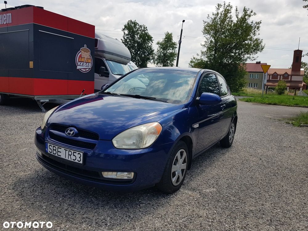 Hyundai Accent - 1