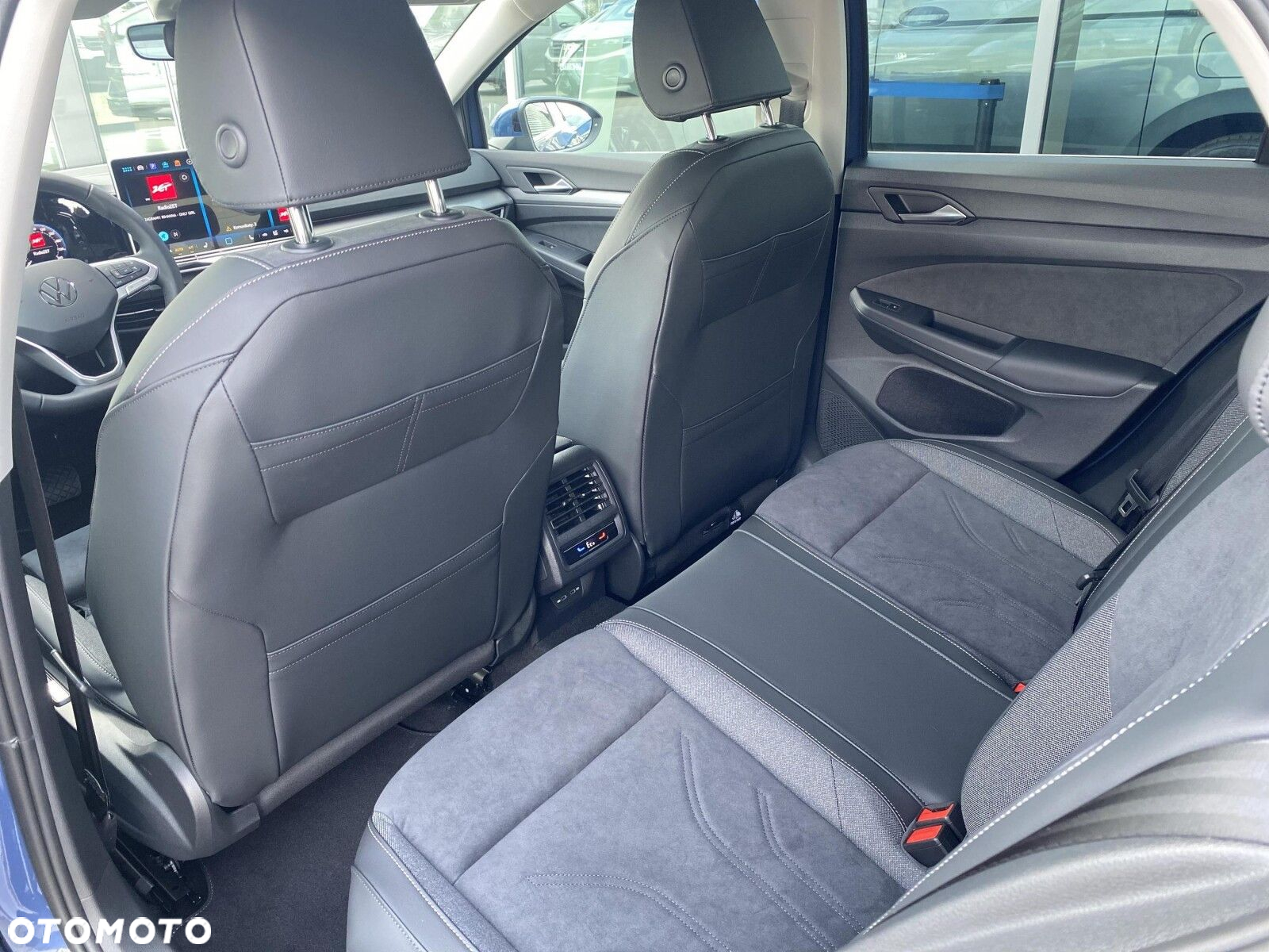 Volkswagen Golf - 22