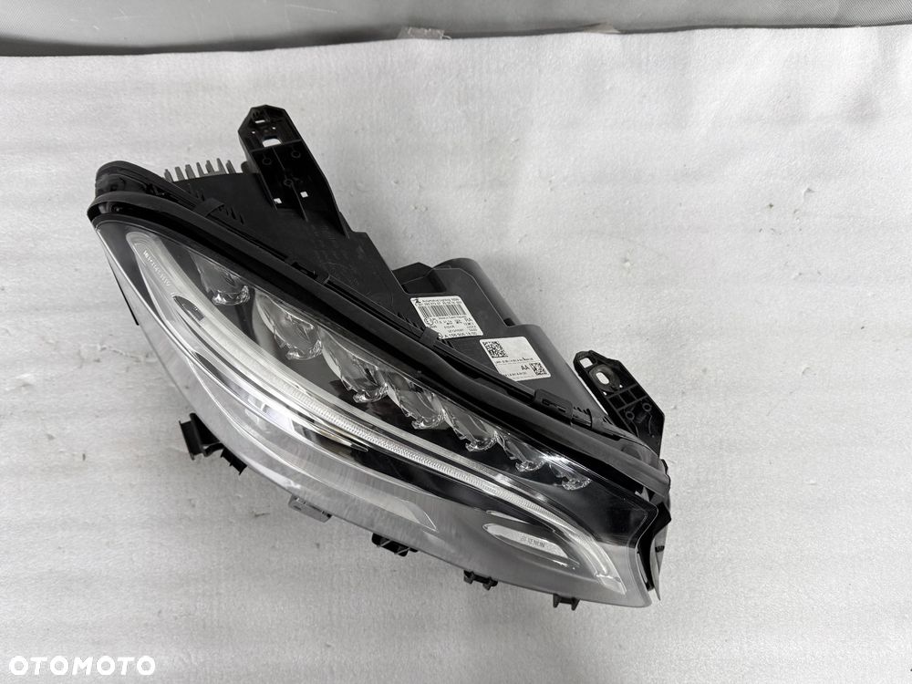 Lampa przednia prawa Mercedes-Benz GLA W156 X156 A156  XENON LED - 3
