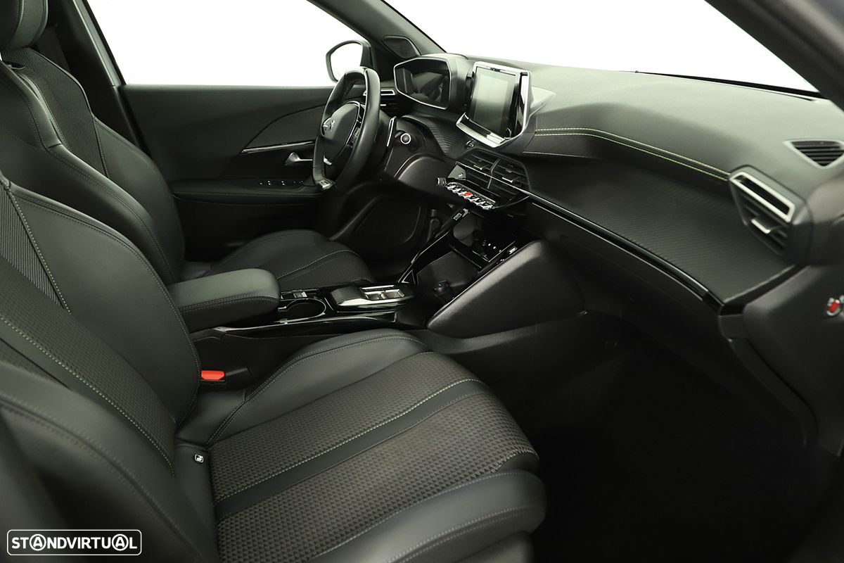 Peugeot 2008 1.2 PureTech GT EAT8 - 21