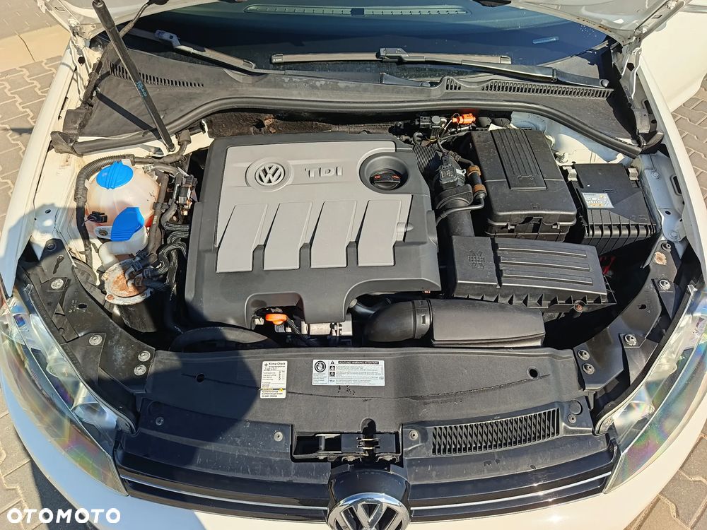 Volkswagen Golf 1.6 TDI BlueMotion Technology Comfortline - 24