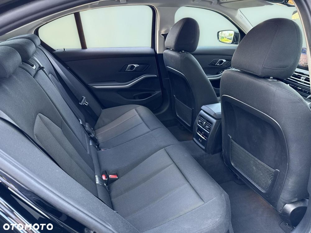 BMW Seria 3 320i - 19