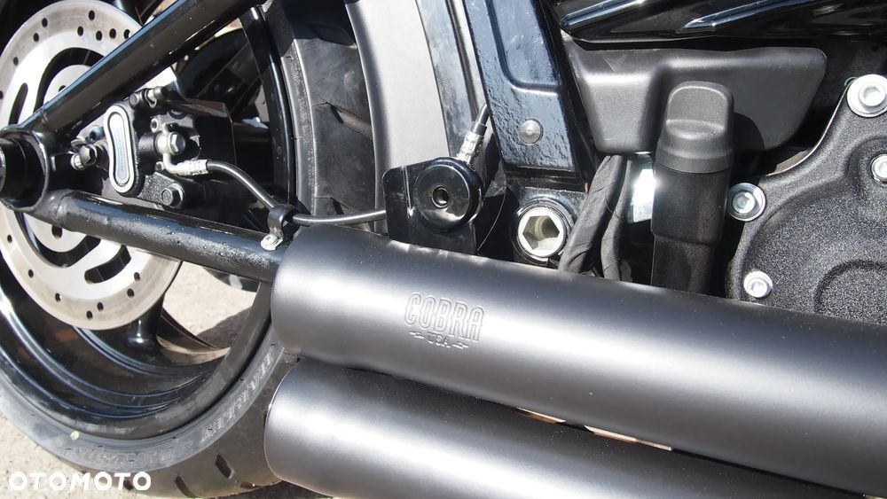 Harley-Davidson Softail Street Bob - 16