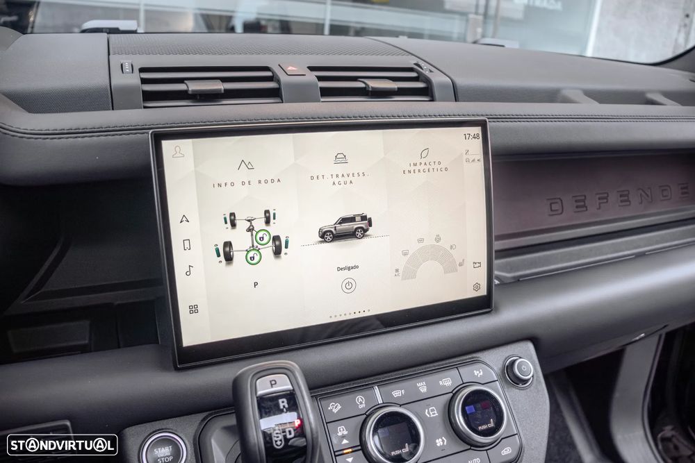 Land Rover Defender - 26