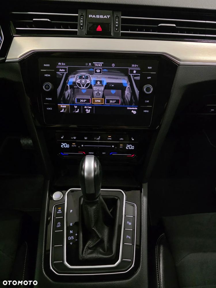 Volkswagen Passat - 12