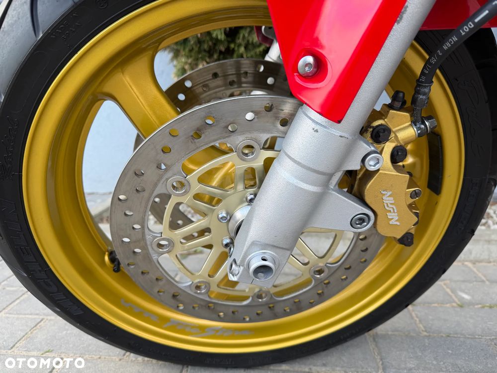 Honda VTR - 36