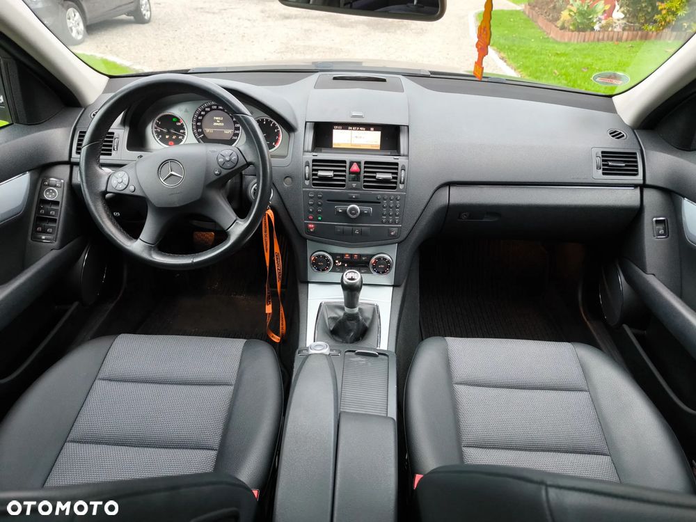 Mercedes-Benz Klasa C 180 T Kompressor Avantgarde - 21