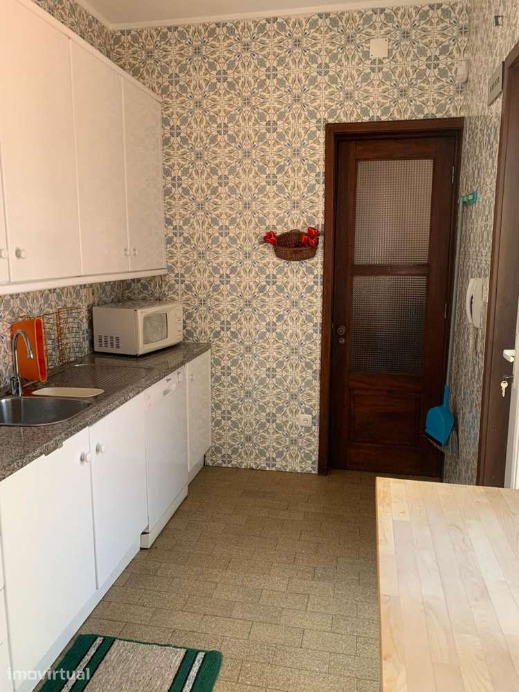 Quarto - localizado em Santa Marinha Porto - Grande imagem: 4/9