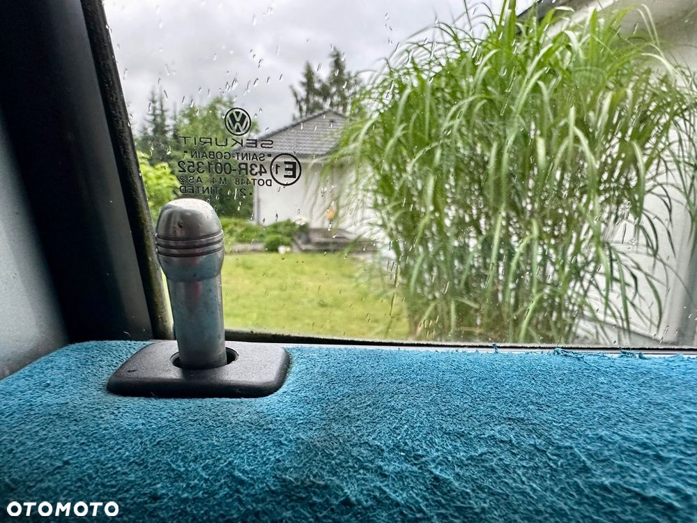 Volkswagen Caravelle - 39