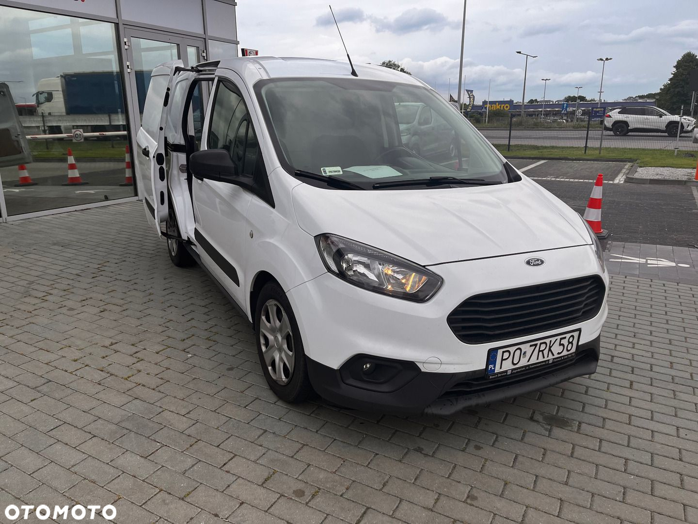 Ford Transit Courier - 4