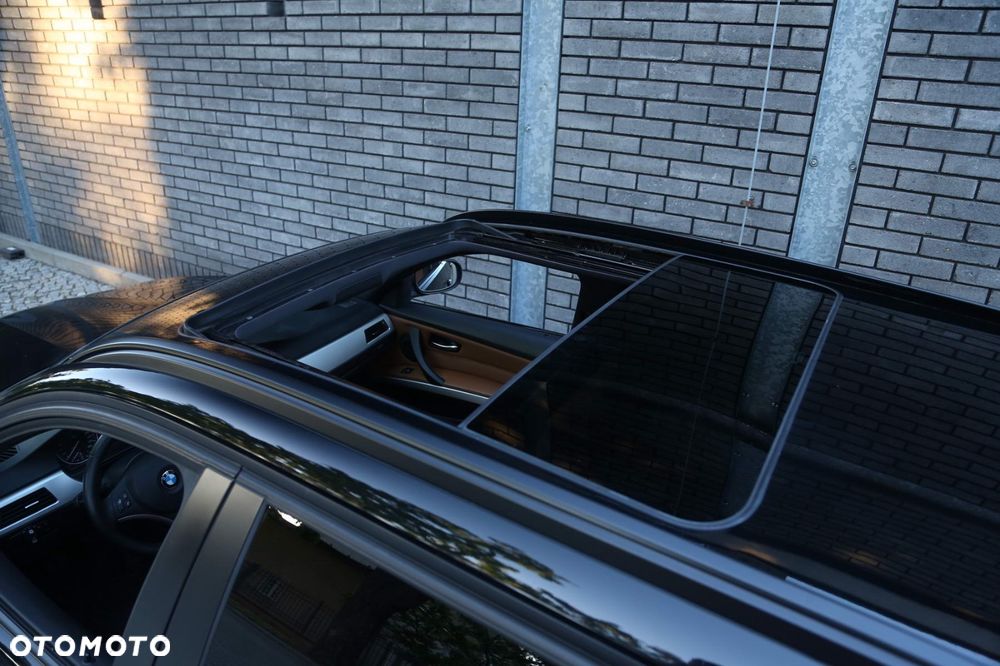 BMW Seria 3 318d DPF Touring - 10