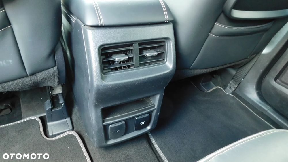 Ford S-Max 2.0 EcoBlue Titanium - 26