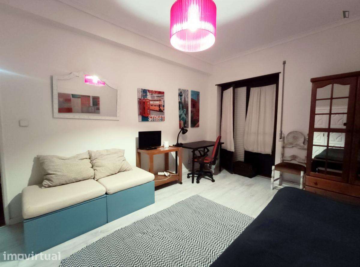 Quarto - localizado em Oeiras Lisbon - Grande imagem: 2/11