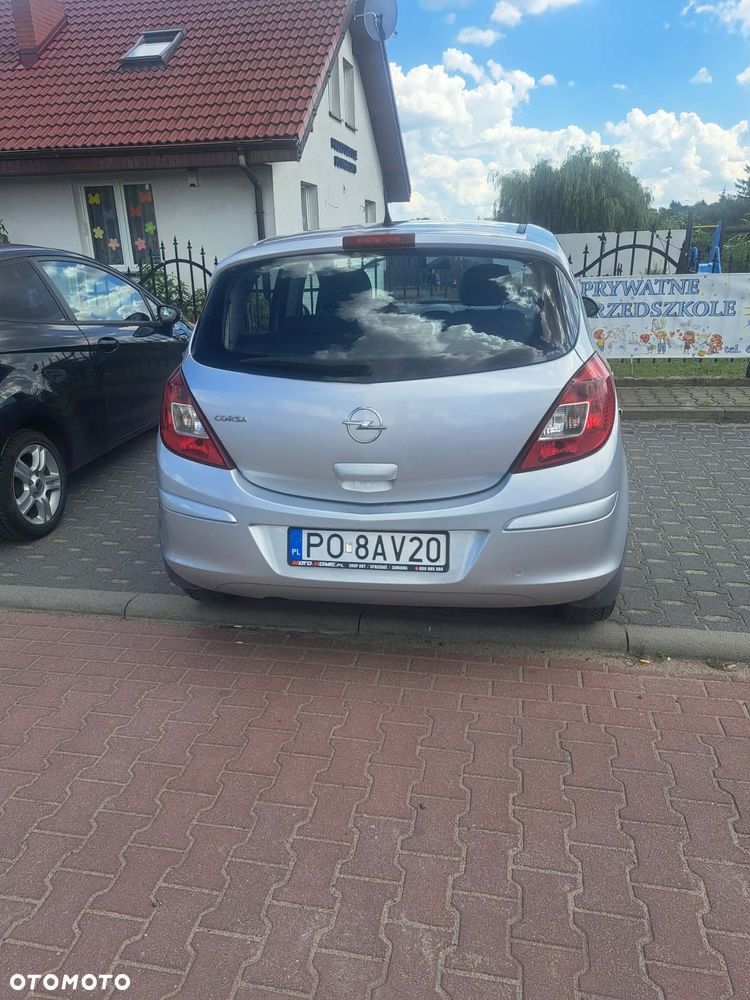 Opel Corsa 1.2 16V Cosmo - 8