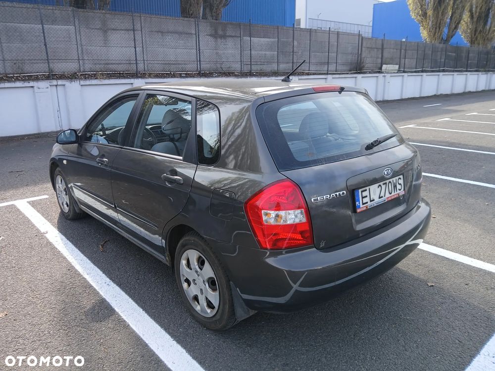 Kia Cerato 1.6 LX - 3