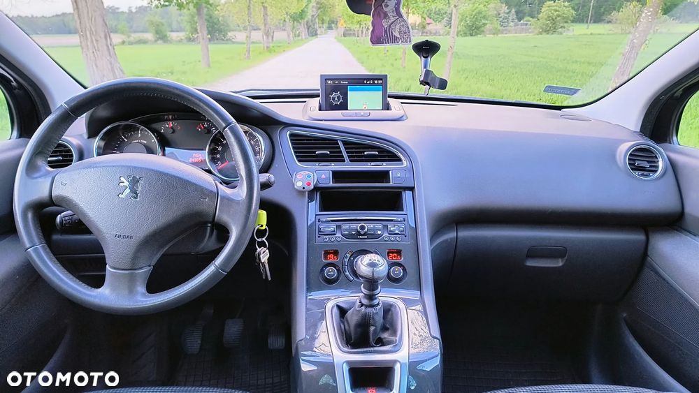 Peugeot 5008 - 17