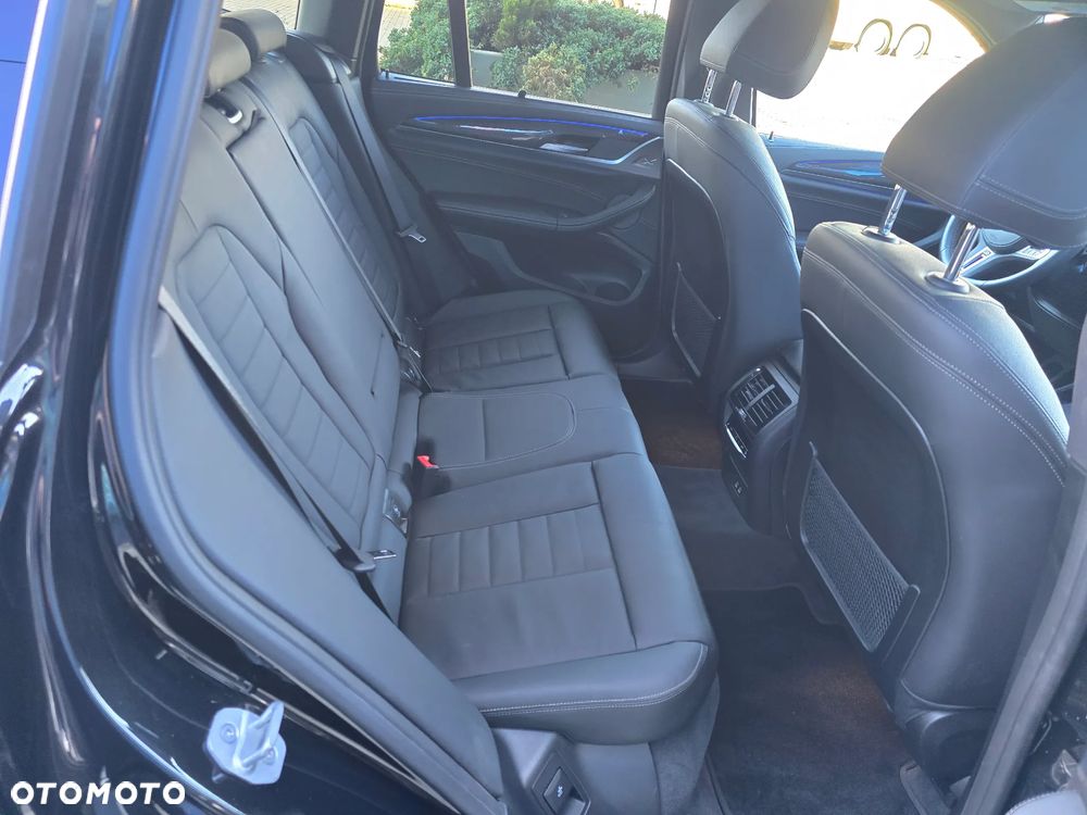 BMW X3 xM50 mHEV - 21