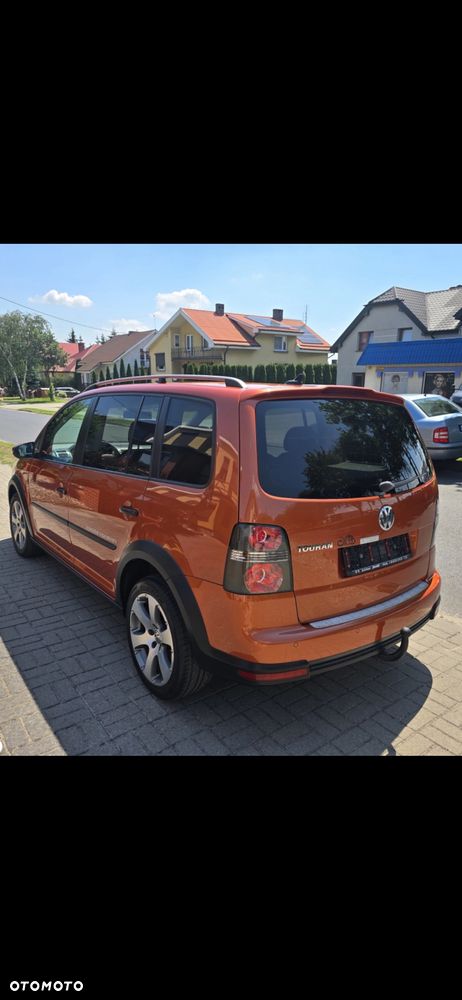 Volkswagen Touran 1.9 TDI DPF Cross DSG - 9