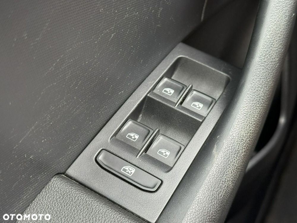 Skoda RAPID Spb 1.0 TSI Ambition - 16