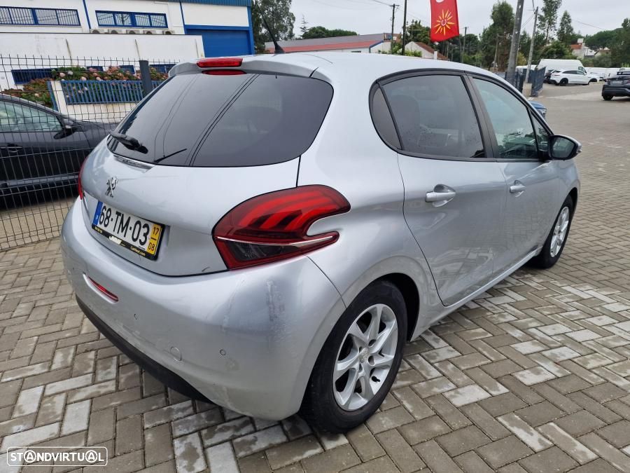 Peugeot 208 1.6 BlueHDi Allure - 4