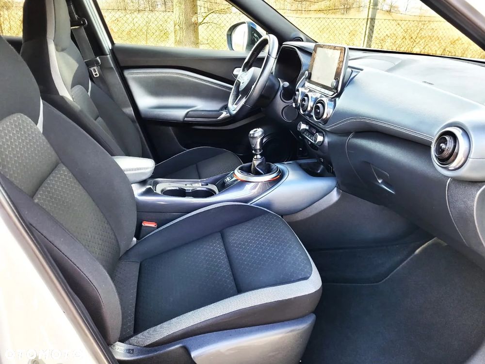 Nissan Juke 1.0 DIG-T N-Connecta - 24