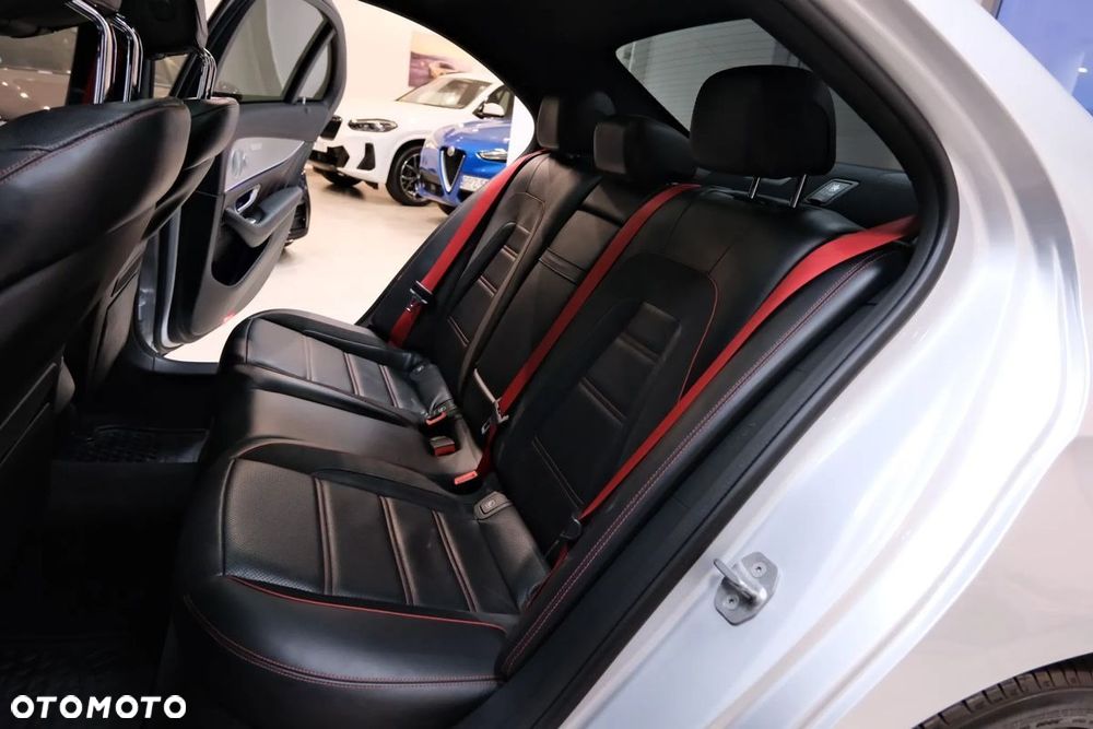 Mercedes-Benz Klasa E 43 AMG 4Matic 9G-TRONIC - 25
