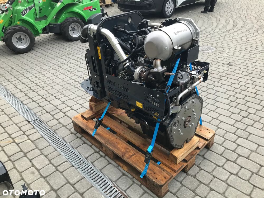 SILNIK ISEKI E4FH 36kW 27000netto MASSEY FERGUSON 2800 E 1800 E 2800 M - 9