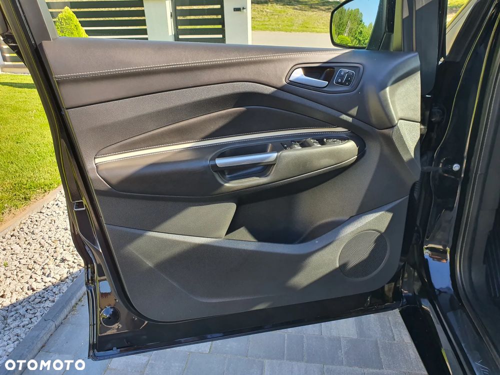 Ford Kuga 2.0 TDCi 4x4 Vignale - 24