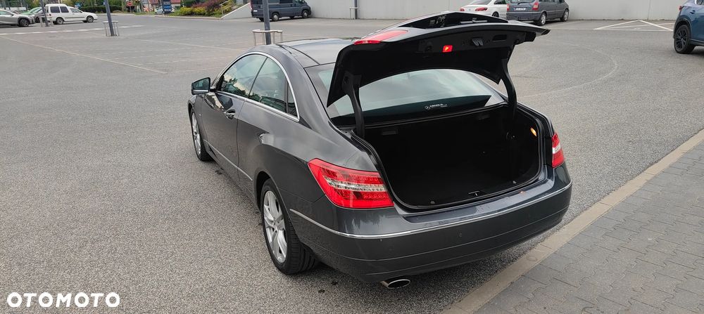 Mercedes-Benz Klasa E 250 CGI BlueEff - 17