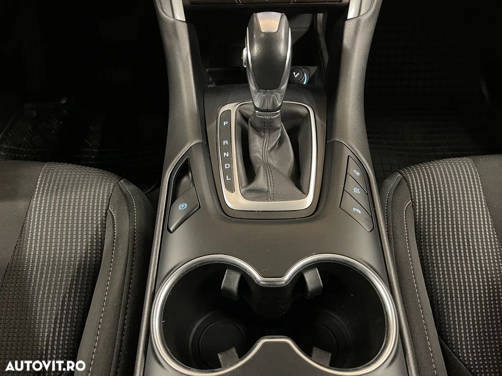 Ford Mondeo 2.0 HEV Titanium - 21