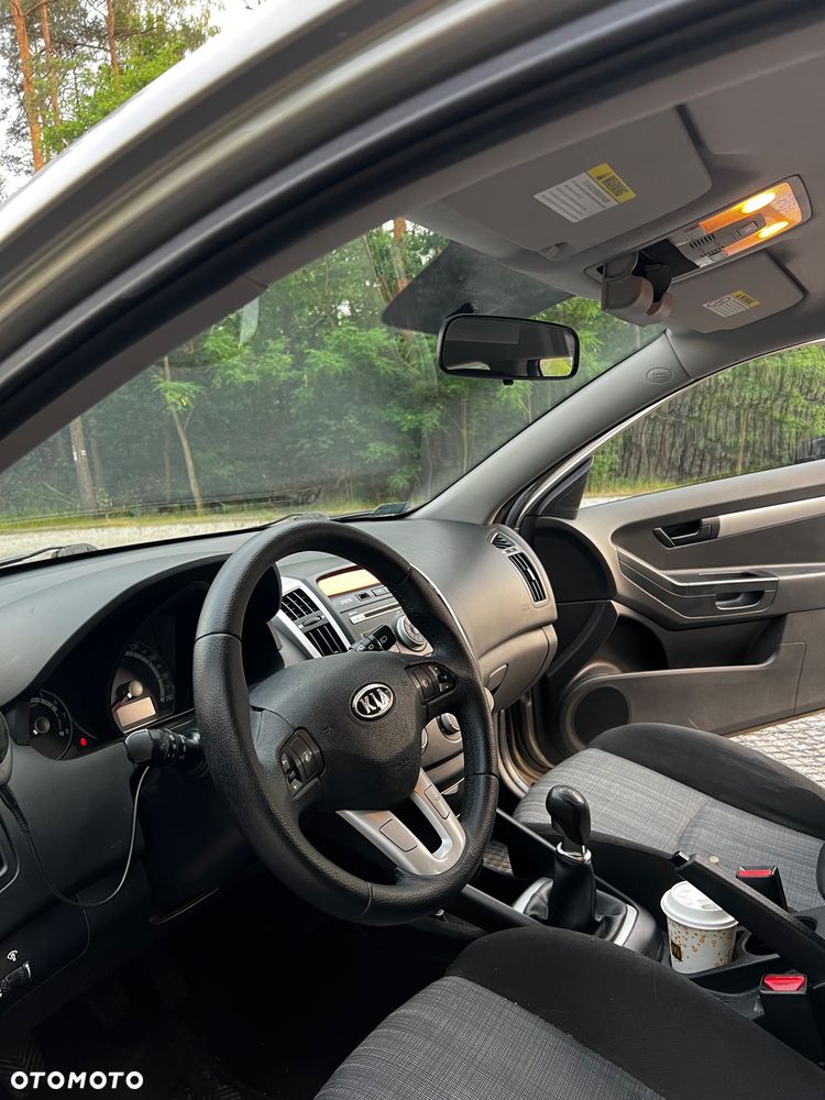 Kia Ceed - 10