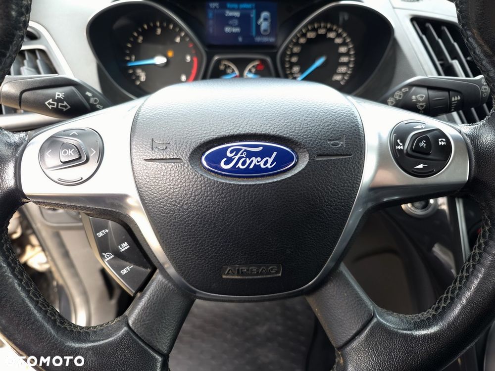 Ford Kuga 2.0 TDCi FWD Titanium - 24