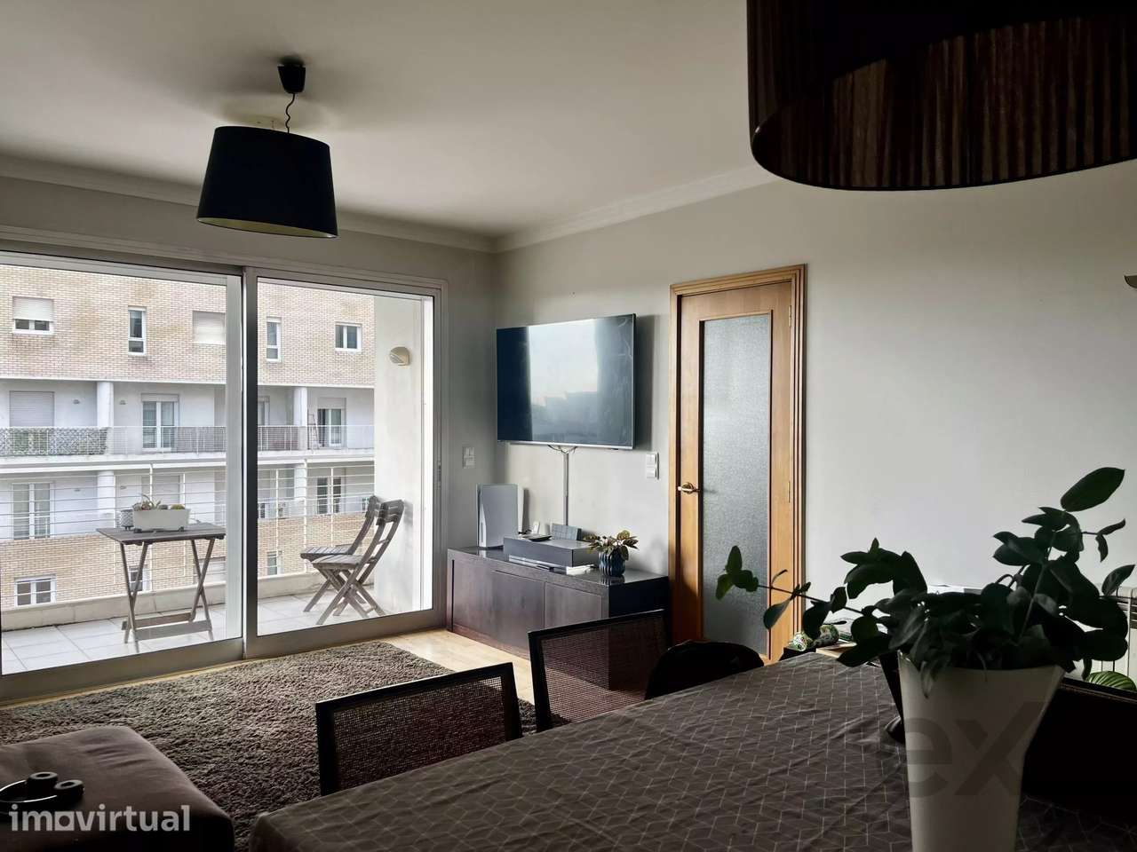Apartamento T2 com varandas e garagem no Pinheiro Manso – Porto - Arre - Grande imagem: 2/13