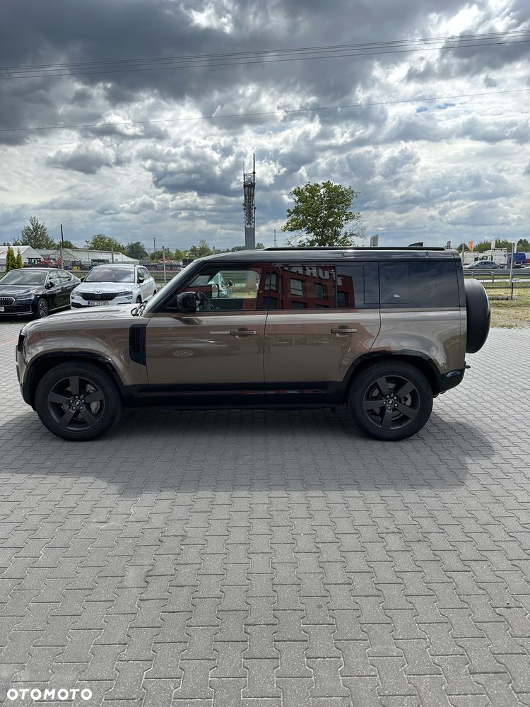 Land Rover Defender 130 P425 X-Dynamic SE - 13