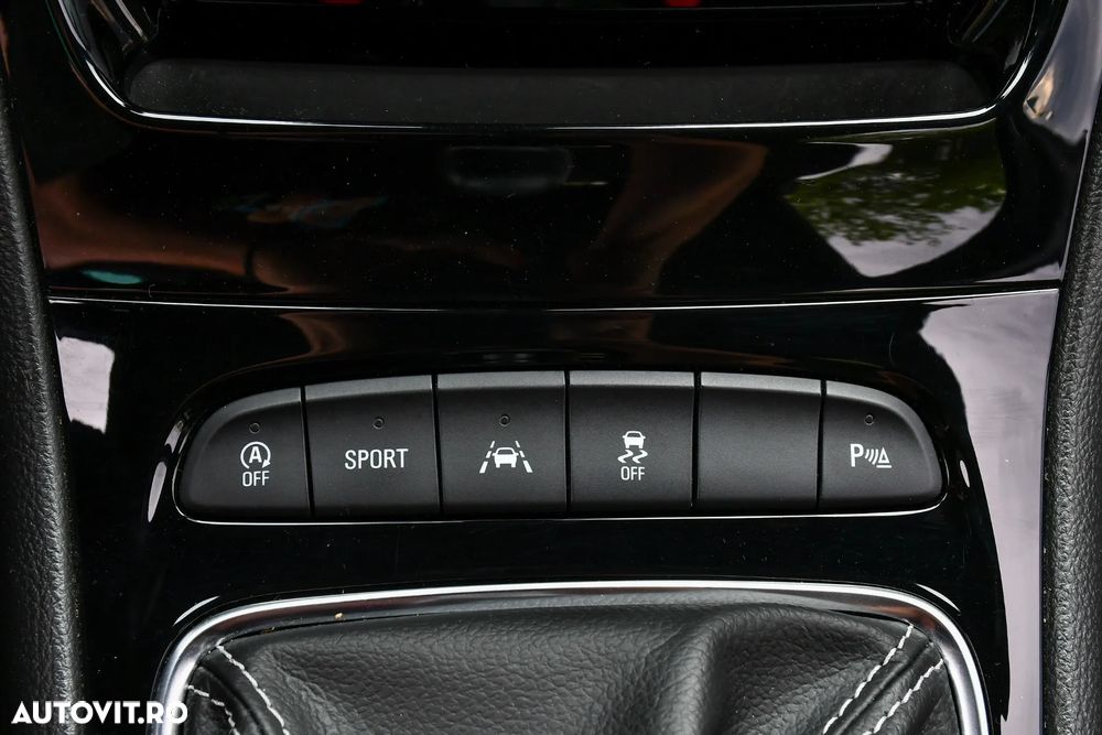 Opel Astra 1.6 BiTurbo D (CDTI) Start/Stop Dynamic - 10