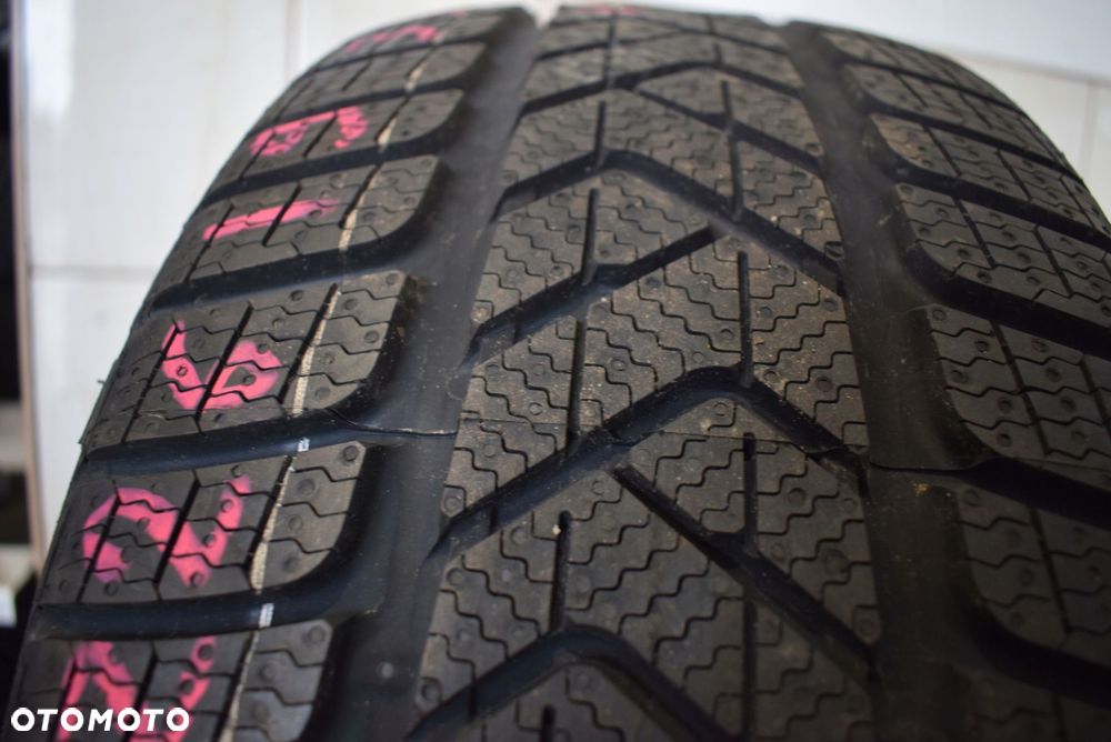 R19 235/35 Pirelli Sottozero 3 R01 Wysyłka gratis! - 2