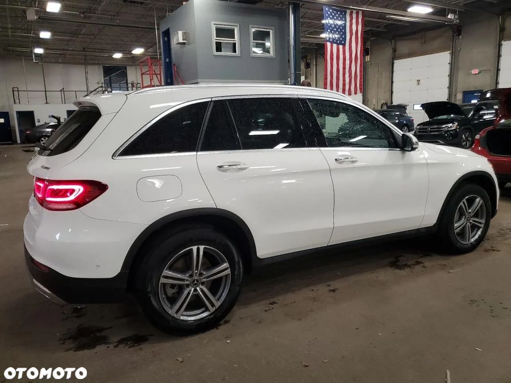 Mercedes-Benz GLC 300 4Matic 9G-TRONIC - 4