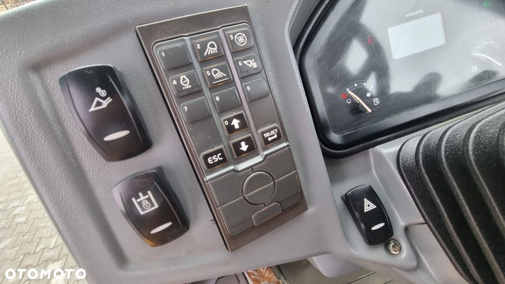 Volvo L30G/Maszyna sprowadzona/ 4749h/ - 20