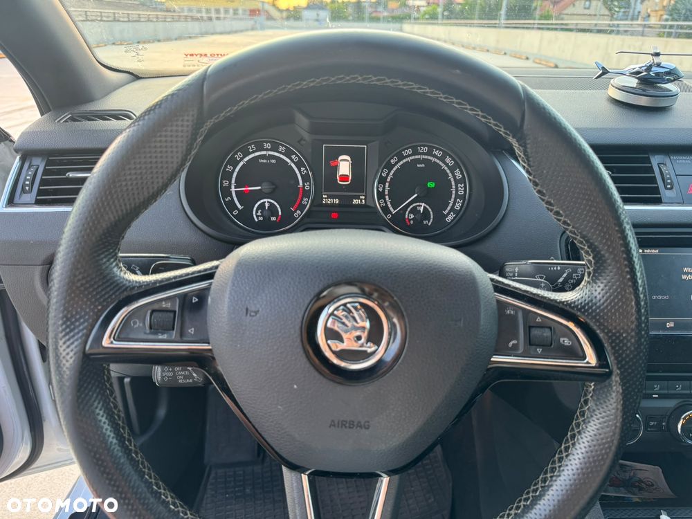 Skoda Octavia 2.0 TDI RS DSG - 11