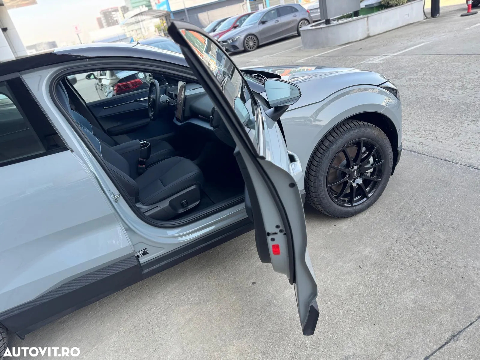 Volvo EX30 Twin Motor Performance AWD Ultra - 7