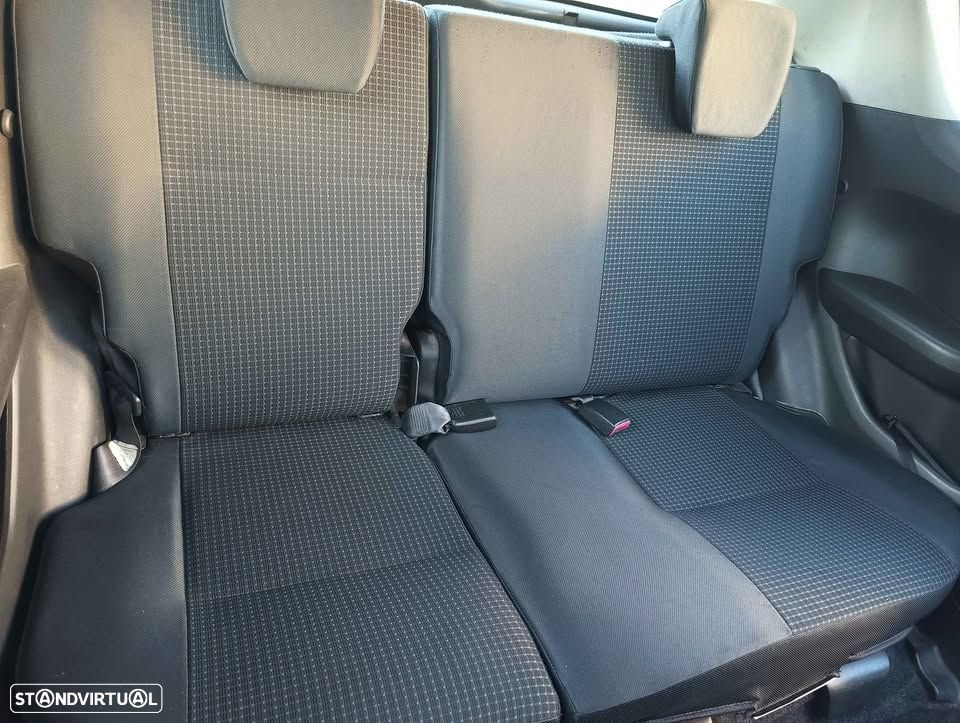 Suzuki Swift 2006 photo 4